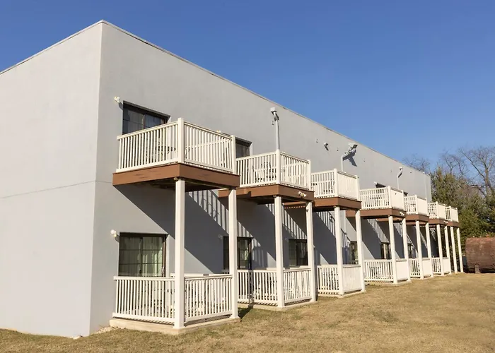 Brinton Suites