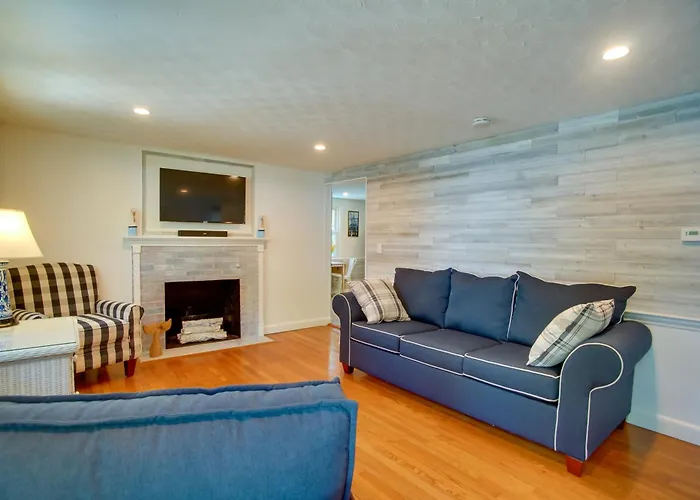 < 1 Mi To Beaches: Cape Cod Bungalow W/ Fire Pit!