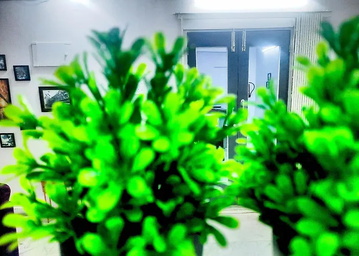 Little While Elitz-Budget & Backpacker Friendly Micro Hotel-Near Metro