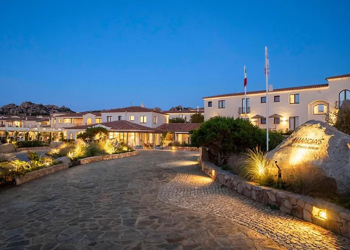Mangia'S Santa Teresa Sardinia, Curio Collection By Hilton