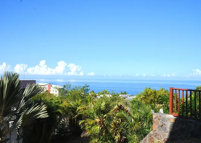 T2 avec jardin, piscine, vue mer à Saint-Gilles-les-Bains