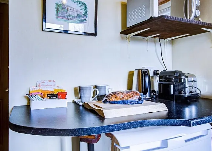 Entire Studio With Private Parking And Balcony