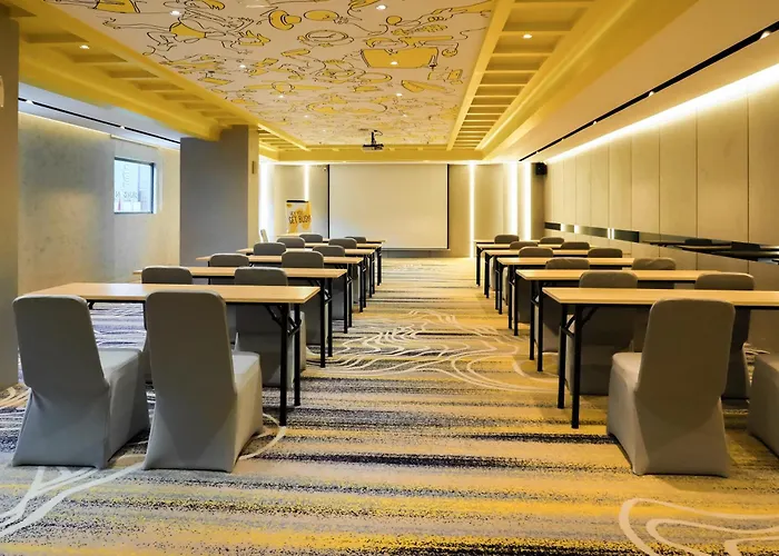 Yello Hotel Harbour Bay
