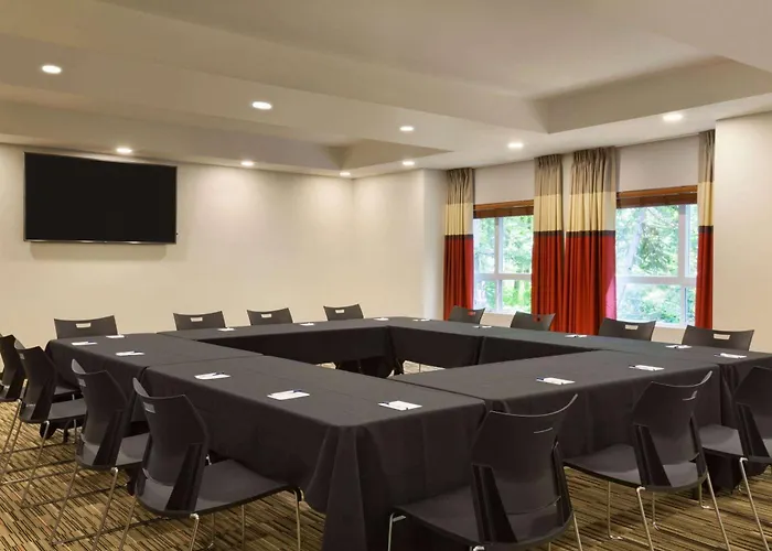 Microtel Inn & Suites By Wyndham Oyster Bay Ladysmith
