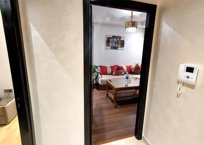 luxury apartment of 80m2 opposite HASSAN 2 MOSQU&SEA , near downtwn from family , INTERDIT COUPLES ARAABIC NON MARIÈ, FORBIDDEN UNMARRIED ARAABIC COUPLES , basement car park FREE