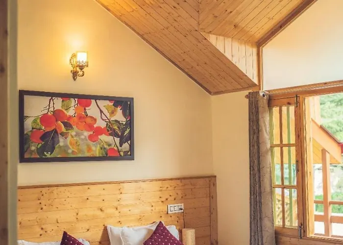 Kastura Cottages - Kanatal