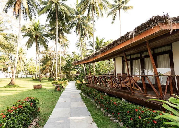 Lipa Lodge Beach Resort