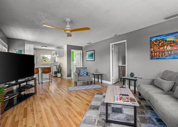 Condo - 2 Min Walk To Beach
