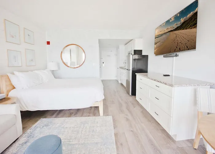 Hampton Tides-Ocean View-Top Floor With Balcony