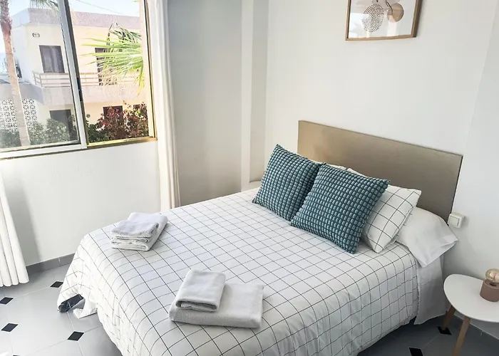 Apartamento segunda línea piscina frente al mar