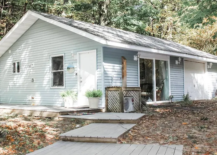 Open All Year! Sleeps 12-Cottage+Guest House