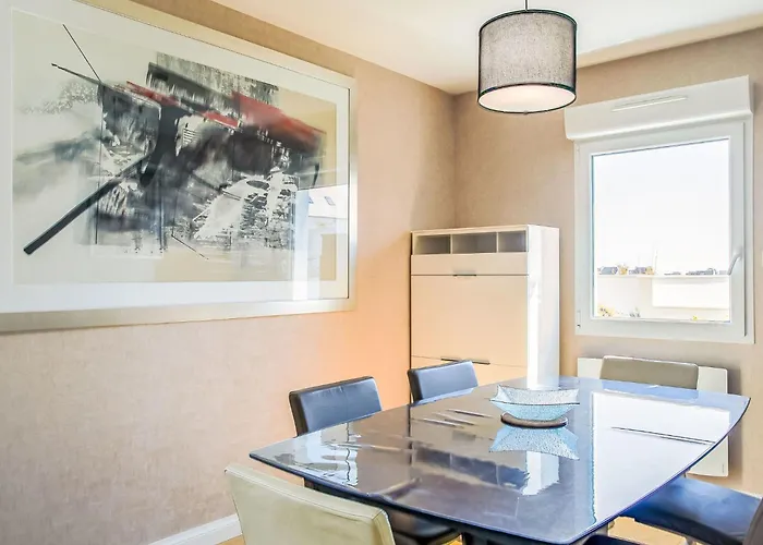 Apartment Entre Port Et Plages By Interhome