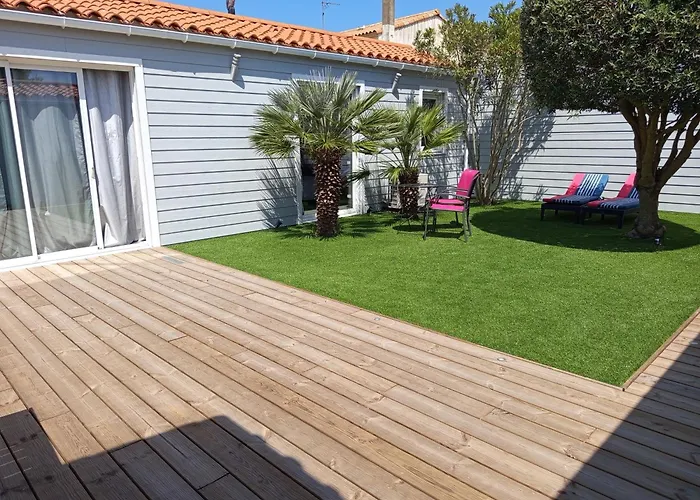 Chambre et salle d'eau dans dépendance 20 m2, vélos