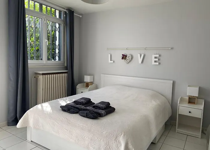 Sweet Home - 55M2 Appartment, Garden, Swimming Pool, Parking