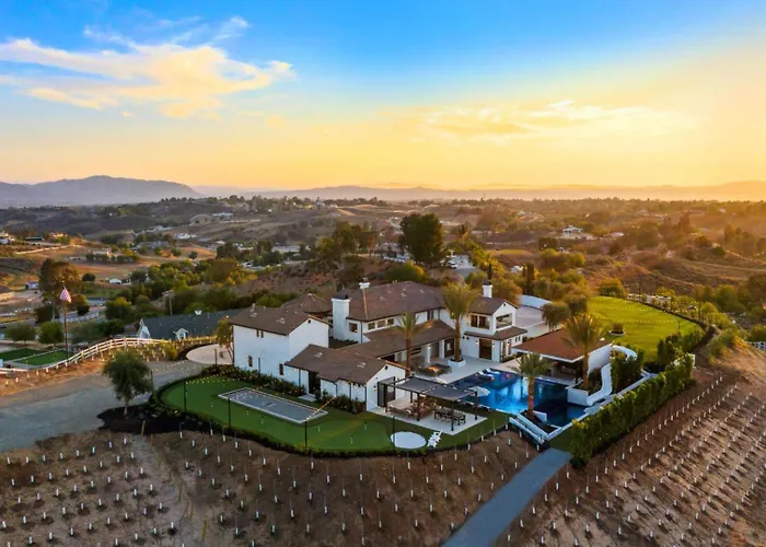 Vaquero By Fieldtrip Modern Wine Country Resort