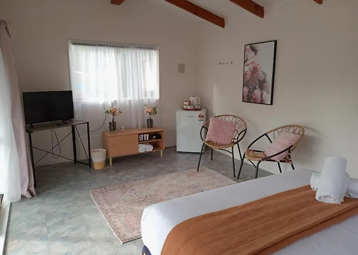 Haruru Falls Retreat