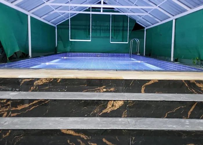 Johnson'S Homestay With Pool & Ecohouseboat Near Town Beach