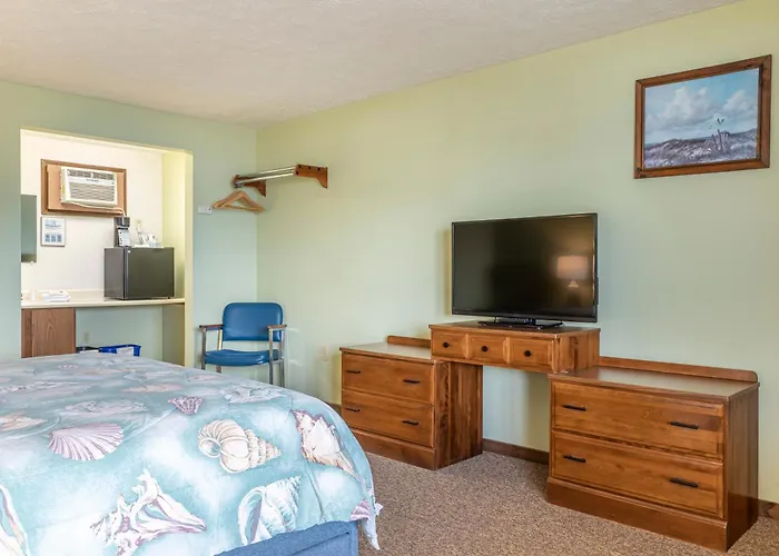 Inn Between The Beaches & Villager