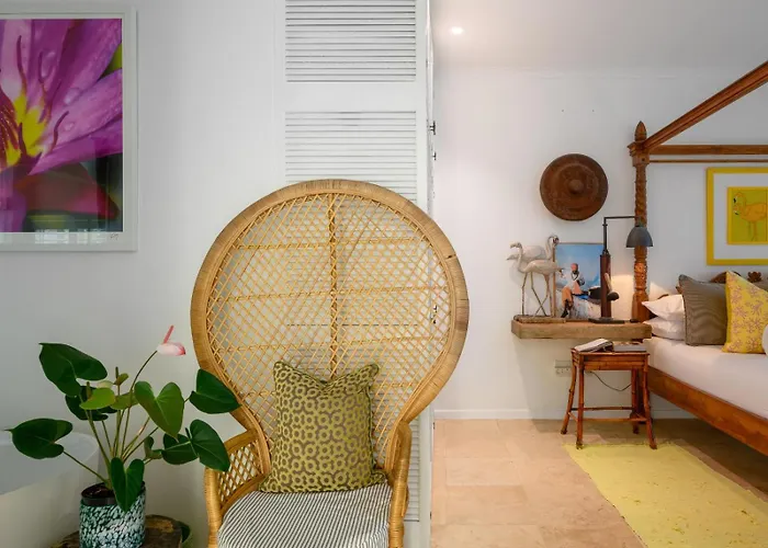 Nakai Beach Homestay