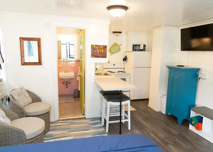The Little Palm Room - Wrightsville Beach