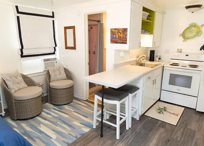 The Little Palm Room - Wrightsville Beach