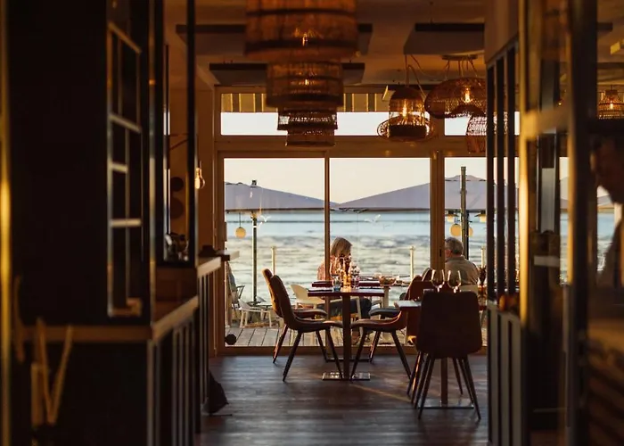 Beach Hotel - Le Grand Chalet