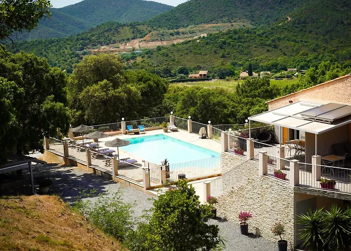 La Villa Nais PADEL&PISCINE -Suites&Appartements