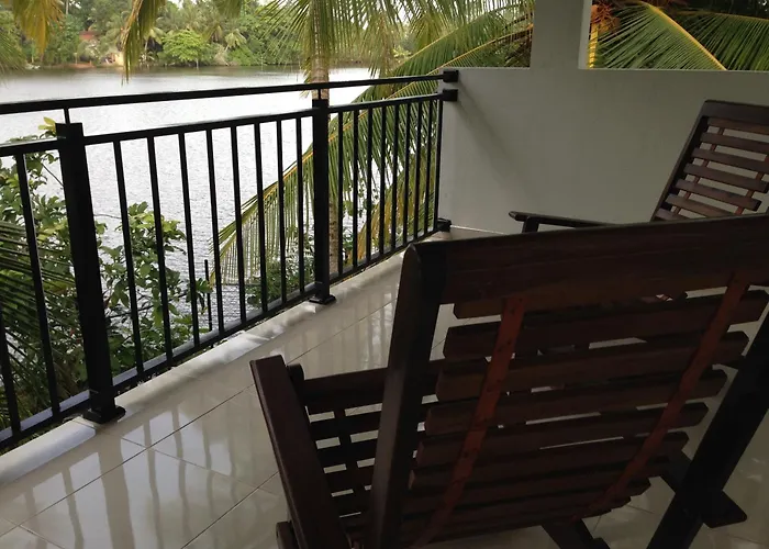 Lake Life Villa