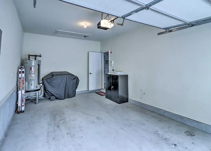 Indoor Pool & Golf Course Views: Lake Lure Condo!