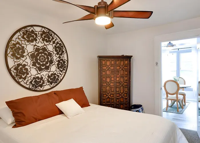 5 Blocks To Beach: Apt W/ Balcony In Ocean Grove!