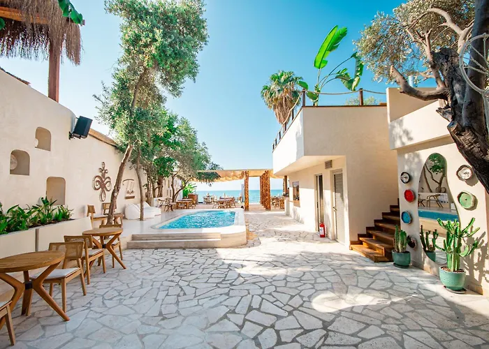 DeMANOR HOTEL ADULT ONLY