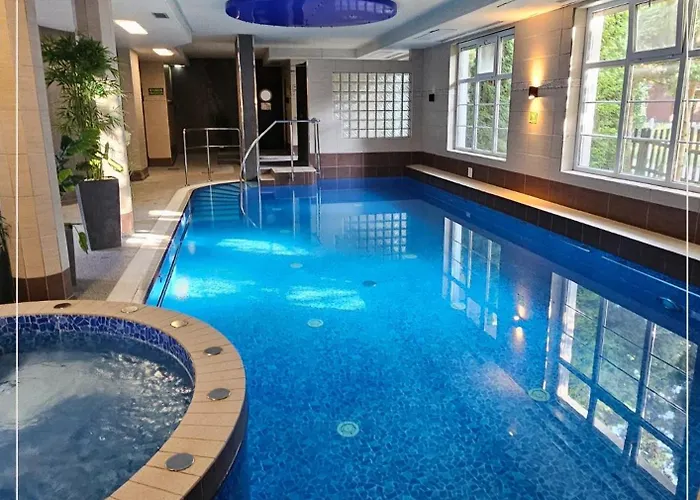 Dworek Prawdzic Niechorze Przy Samej Plazy, Basen, Jaccuzzi, Sauna, Masaze W Medical-Spa, Przepyszne Sniadania W Formie Bufetu Szwedzkiego, Tawerna Z Grillem, Grzane Wino Przy Kominku, Zimowy Staw, Pokoje Z Balkonami