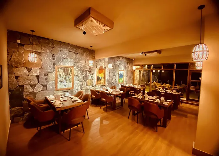 Diwan-E-Hunza Resort
