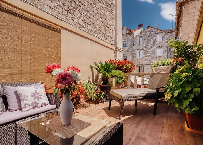 Old Town Villa Trogir Stars With Free Parking