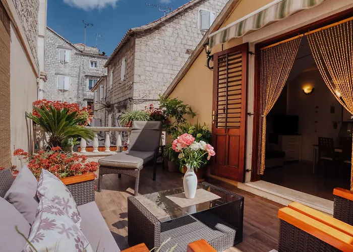 Old Town Villa Trogir Stars With Free Parking