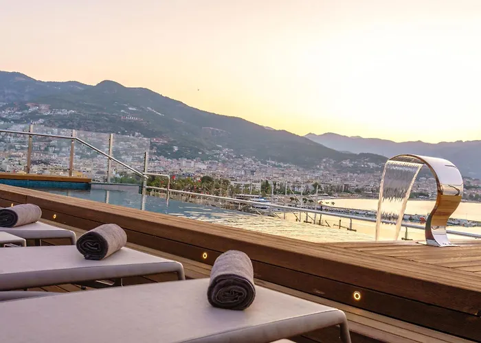 Numa Port Hotel