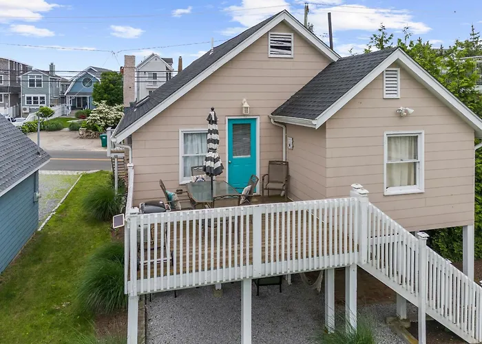 Charming Fairfield Cottage By The Sea