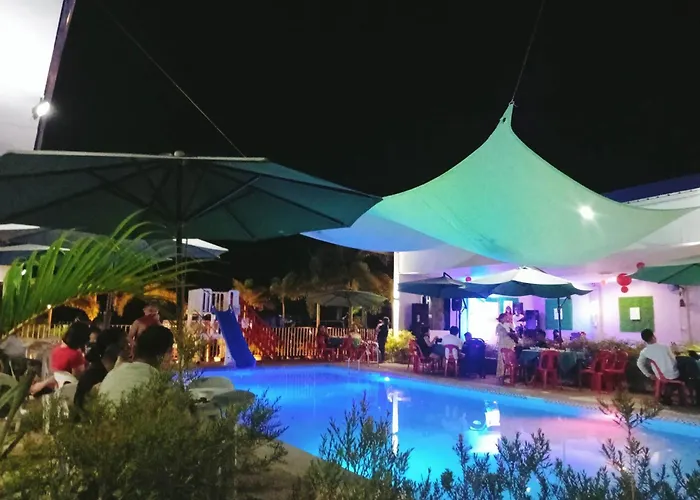 Hideaways Restobar And Resort