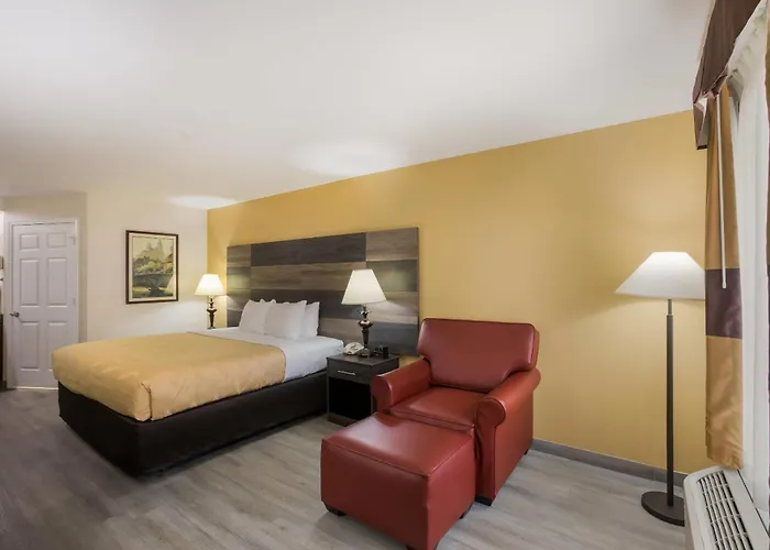 Quality Inn & Suites Greensboro Near Lake Oconee