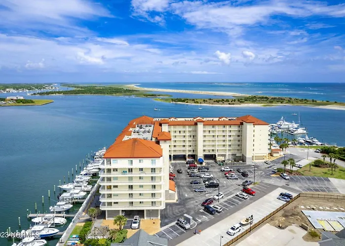 Waterfront Resort , World Class Marina & Slip Avai