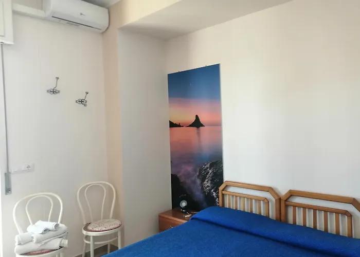 Acirealevacanze - Romantica Camera sul Mare