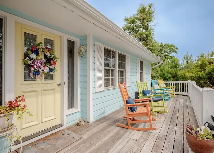Cottage Breeze By Oak Island Accommodations