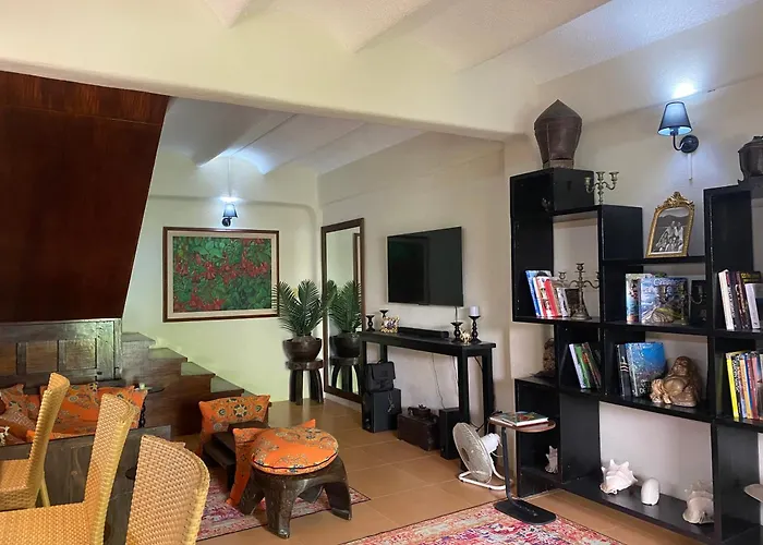 Casa Manalo Guest House