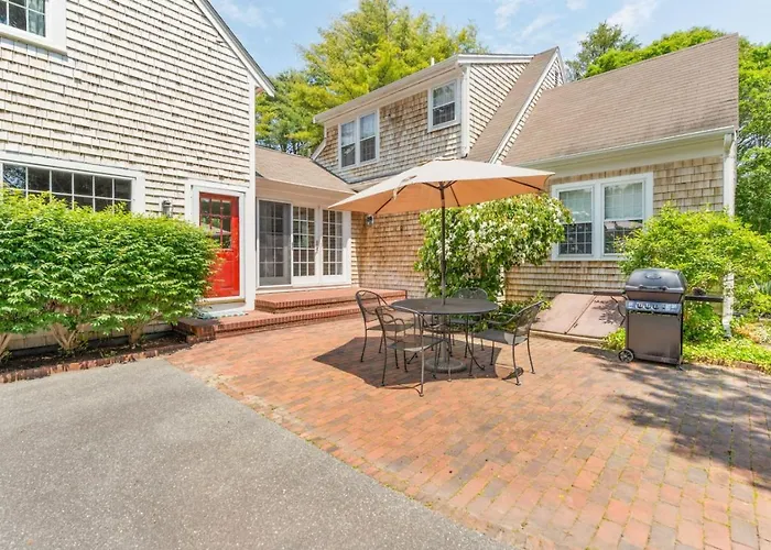 Gorgeous Home 1 Mile To Beach And Near Cape Cod Bikepath