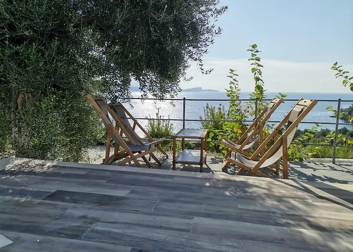 Enjoy Lichnos Bay Village, Camping, Hotel And Apartments