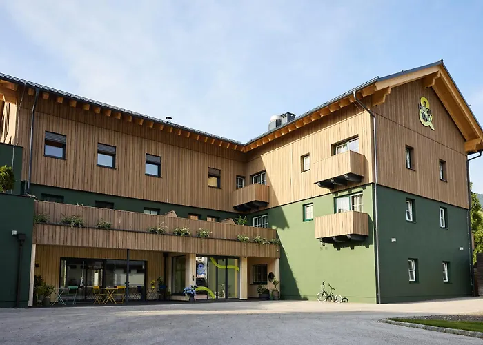 Hotel Und - Smart Alpine Stay