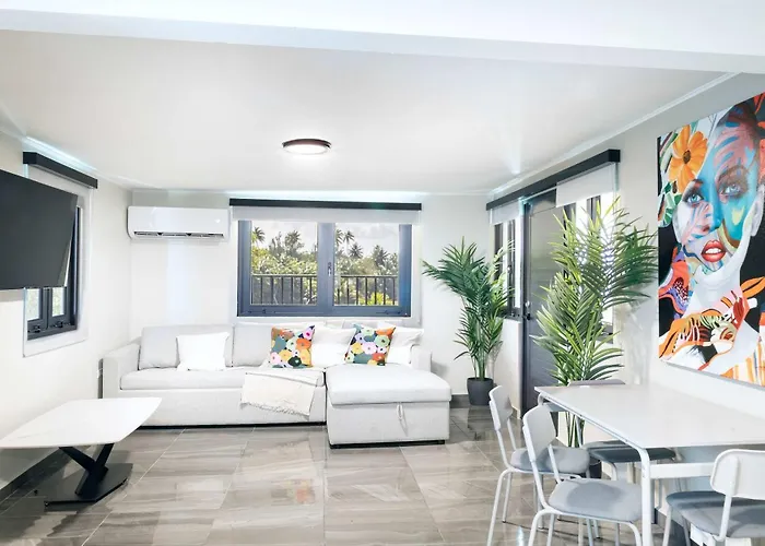 Aqua Villas Del Mar Ph 9 - 2 Bedroom Beachside Gem With Sublime Ocean Views