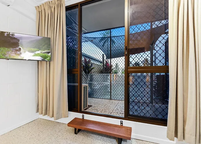 Rainforest And Reef Retreat Esplanade Ground Floor Apartment
