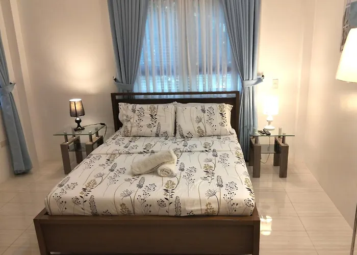 Alona Whitehouses Resort