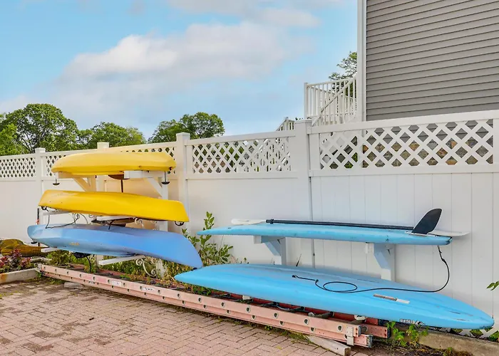 Bright Milford Beach House W/ Outdoor Shower